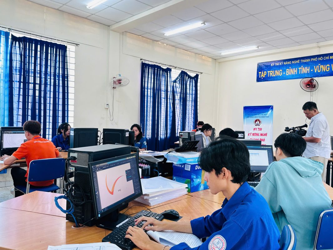 Z7259675403113 39487f906a70ea7d272407fd4b44a325